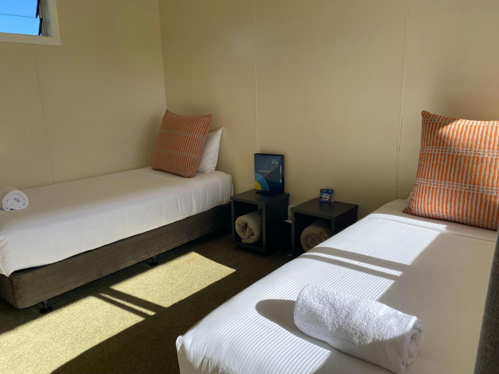 Cambridge Top 10 Holiday Park Room photo